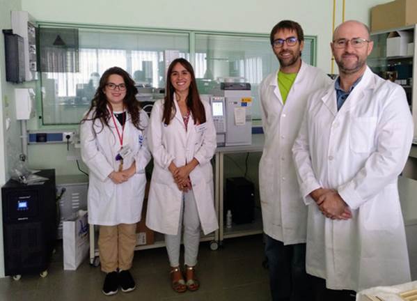 Los investigadores han encontrado huellas dactilares olorosas para identificar diferentes vertidos de hidrocarburos en las aguas. / Universidad de Cádiz