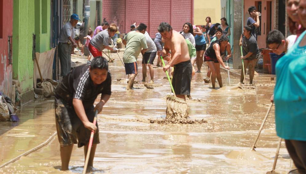 Aniego de aguas fecales ocurrido a mediados de enero en el distrito más poblado de la capital peruana ha disparado las alertas sanitarias en Lima.