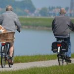 Foto ilustrativa, dos adultos mayores conduciendo bicicleta.
https://www.agenciacyta.org.ar/content/uploads/2019/11/Foto-1-150x150.jpg