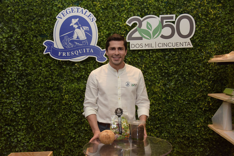 El ingeniero de alimentos José Rafael González Méndez, graduado de la UCR, representa a ...