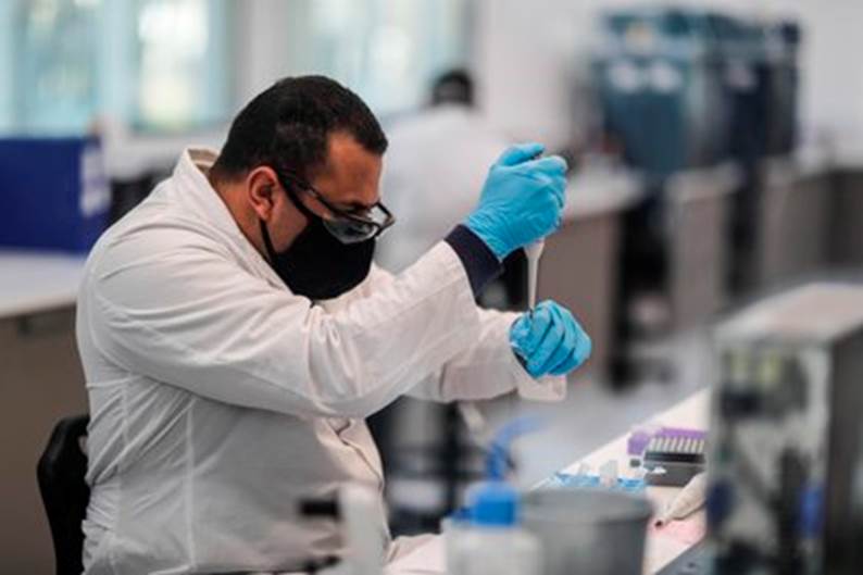 México apunta a posibles acuerdos con otros laboratorios que realizan estudios con miras a producir vacunas en un futuro próximo. (Foto: EFE / Juan Ignacio Roncoroni)